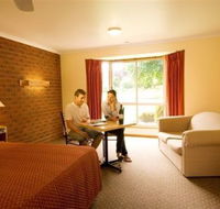 AAt 28 GOLDSMITHGolden Chain Motel - eTourism Australia