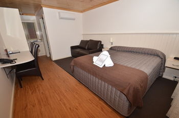 Black Gold Motel - eTourism Australia 17