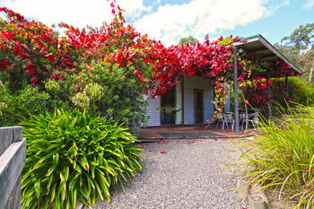 Valley Farm Vineyard Cottages - eTourism Australia 4