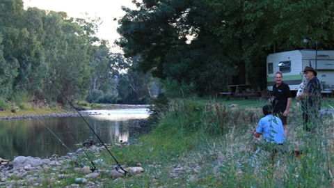 Gentle Annie Caravan And Camping Reserve - eTourism Australia 0