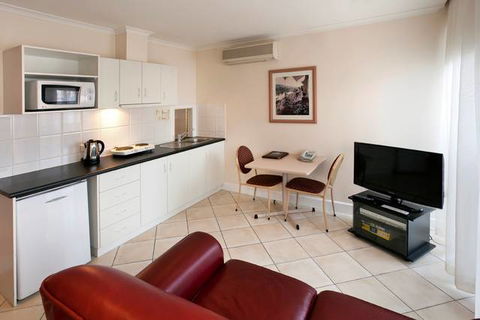 BEST WESTERN Ensenada Motor Inn & Suites - eTourism Australia 1