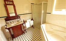 Wagga Wagga Country Cottages - - eTourism Australia 5