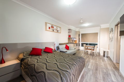 Athena Motel Apartments - eTourism Australia 7