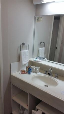 Beachcomber Hotel And Conference Centre - eTourism Australia 0