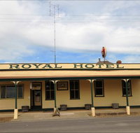 Royal Hotel Snake Valley - eTourism Australia