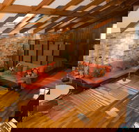 Bet's Bed and Breakfast Studio - eTourism Australia