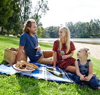 Wagga Beach - eTourism Australia