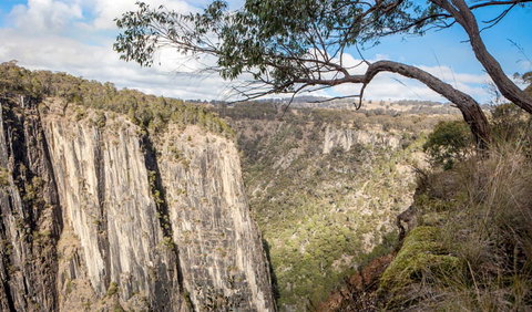 Apsley Gorge Rim Walking Track - eTourism Australia 0
