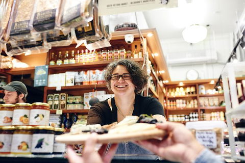 Queen Victoria Market Ultimate Foodie Tour - eTourism Australia 13