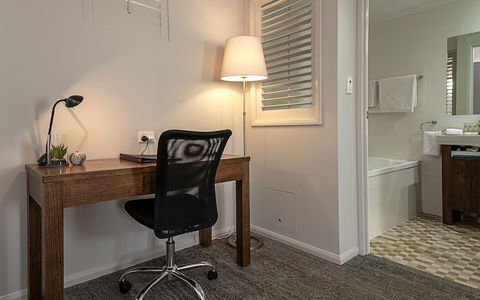 Coachman's Inn Warwick - eTourism Australia 3