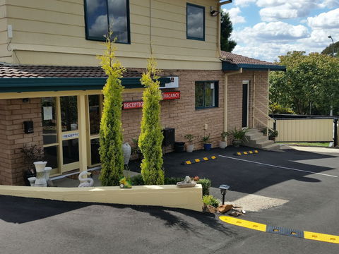 Hideaway Motor Inn Armidale - eTourism Australia 1