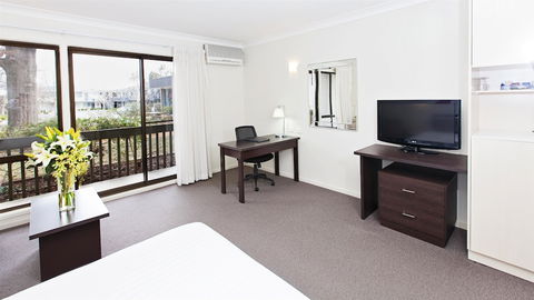 Ibis Styles Canberra Tall Trees - eTourism Australia 4