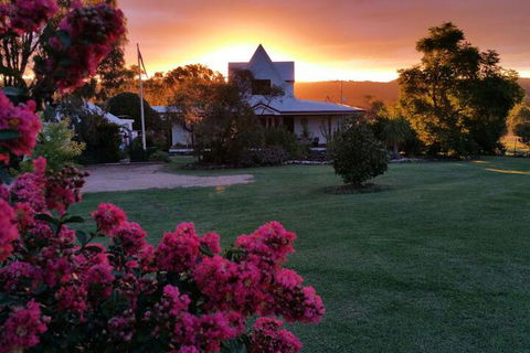 Birdhouse Cottage B & B - eTourism Australia 6