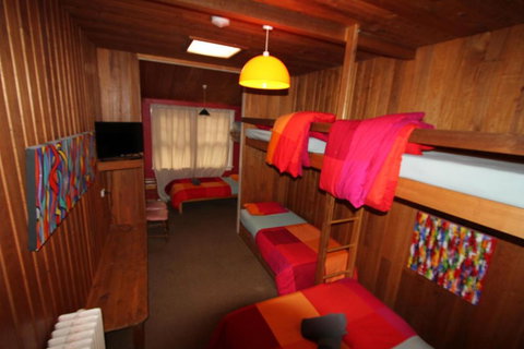 Bunkhouse Motel - eTourism Australia 5