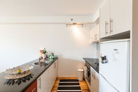 LANCE, 1BDR Melbourne Apartment - eTourism Australia 3