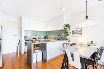 ISAAC, 1BDR South Melbourne Apartment - eTourism Australia 0