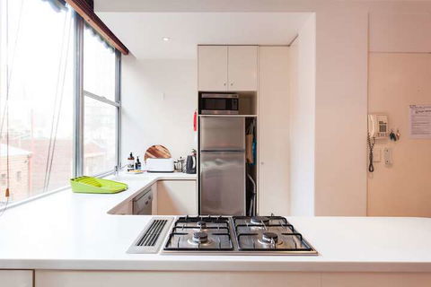 BENJAMIN, 2BDR Melbourne Apartment - eTourism Australia 2