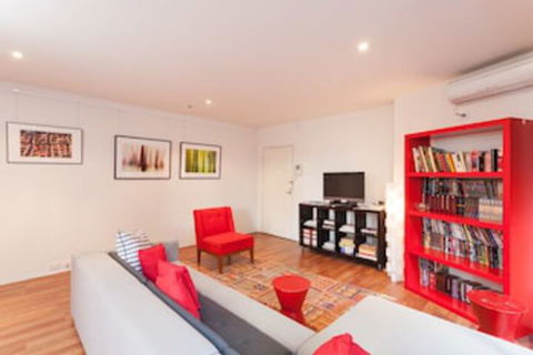 BENJAMIN, 2BDR Melbourne Apartment - eTourism Australia 0