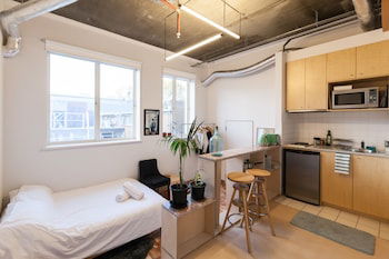 LUCINDA, Carlton Studio Apartment - eTourism Australia 0