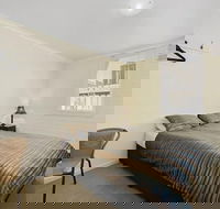 Newport Home Stay and Lodge