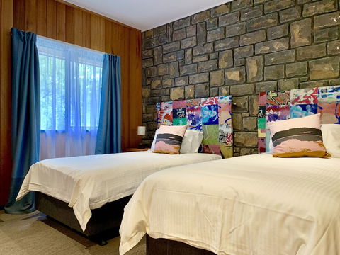 Emerald Star Cottages - eTourism Australia 2
