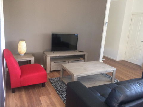 Costa Park Cottage Dio Armidale - eTourism Australia 5