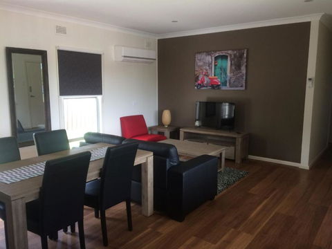 Costa Park Cottage Dio Armidale - eTourism Australia 4