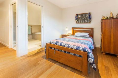 BAY VIEWS On MANNA DROMANA - eTourism Australia 3