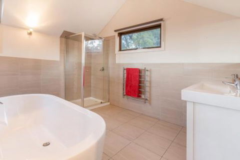 BAY VIEWS On MANNA DROMANA - eTourism Australia 4