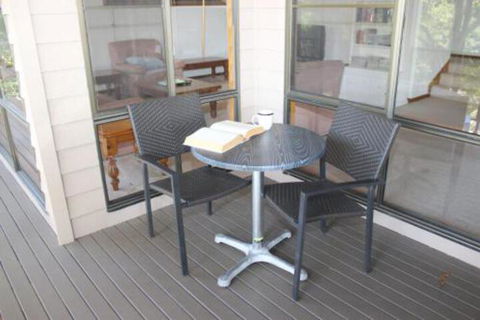 LIZ LAKE - eTourism Australia 3