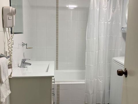 Waldorf Unit 409 The Entrance NSW - eTourism Australia 4