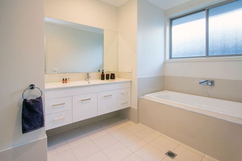 Vantage Court A Hidden Gem Of Mudgee 11 - eTourism Australia 1