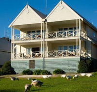 Lakeside Suites 1 - eTourism Australia