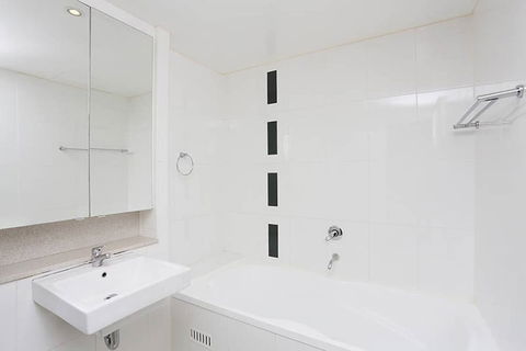 B08-darling Harbour Studio - eTourism Australia 4