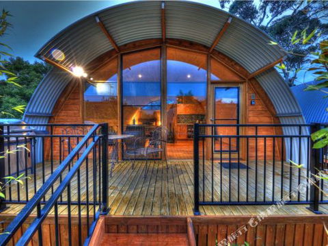 Bruny Island Accommodation 43 Degrees Beachside Studio Spa Apartments (1) - eTourism Australia 3