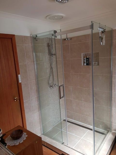 Beautiful Cottage, Ocean Views, Amazing Gardens, 12 Minute Walk To Beach - eTourism Australia 4