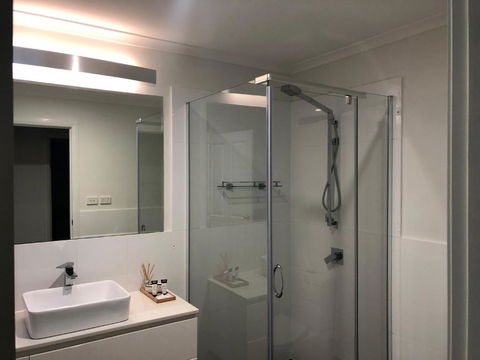 Beach & Bay Holiday House - eTourism Australia 1