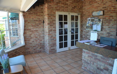 Deer Park Motor Inn - eTourism Australia 3