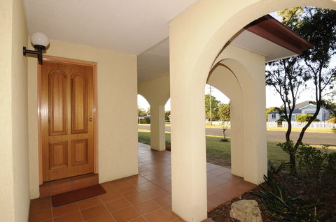 McNevin's Warwick Motel - eTourism Australia 3