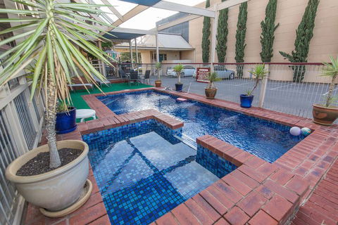 MAS Country Riverboat Lodge Motor Inn - eTourism Australia 3