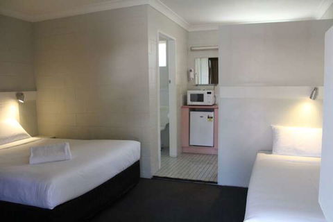 Central Coast Motel - eTourism Australia 4