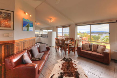 Discover Bruny Island Holiday Accommodation - eTourism Australia 5