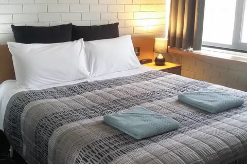 White Manor Motel - eTourism Australia 2