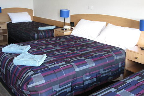 White Manor Motel - eTourism Australia 5