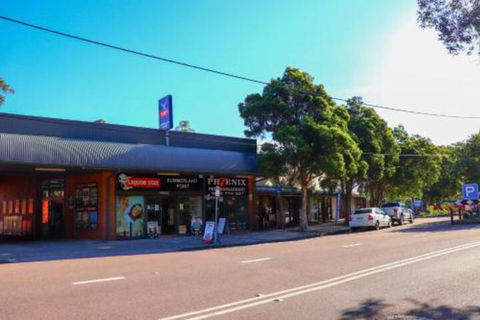 Lakefront Simplicity - eTourism Australia 2