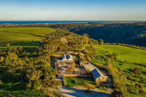 Samuel's Gorge Winery - eTourism Australia 0