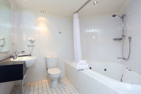 Brisbane International - Virginia - eTourism Australia 5