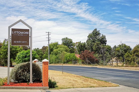 Governor Macquarie Motor Inn - eTourism Australia 2