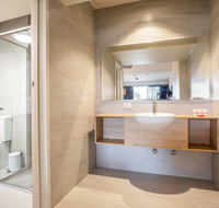 Nightcap at Manhattan Hotel - eTourism Australia