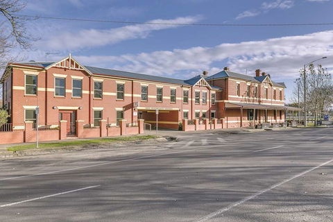 Lake Inn Ballarat - eTourism Australia 0